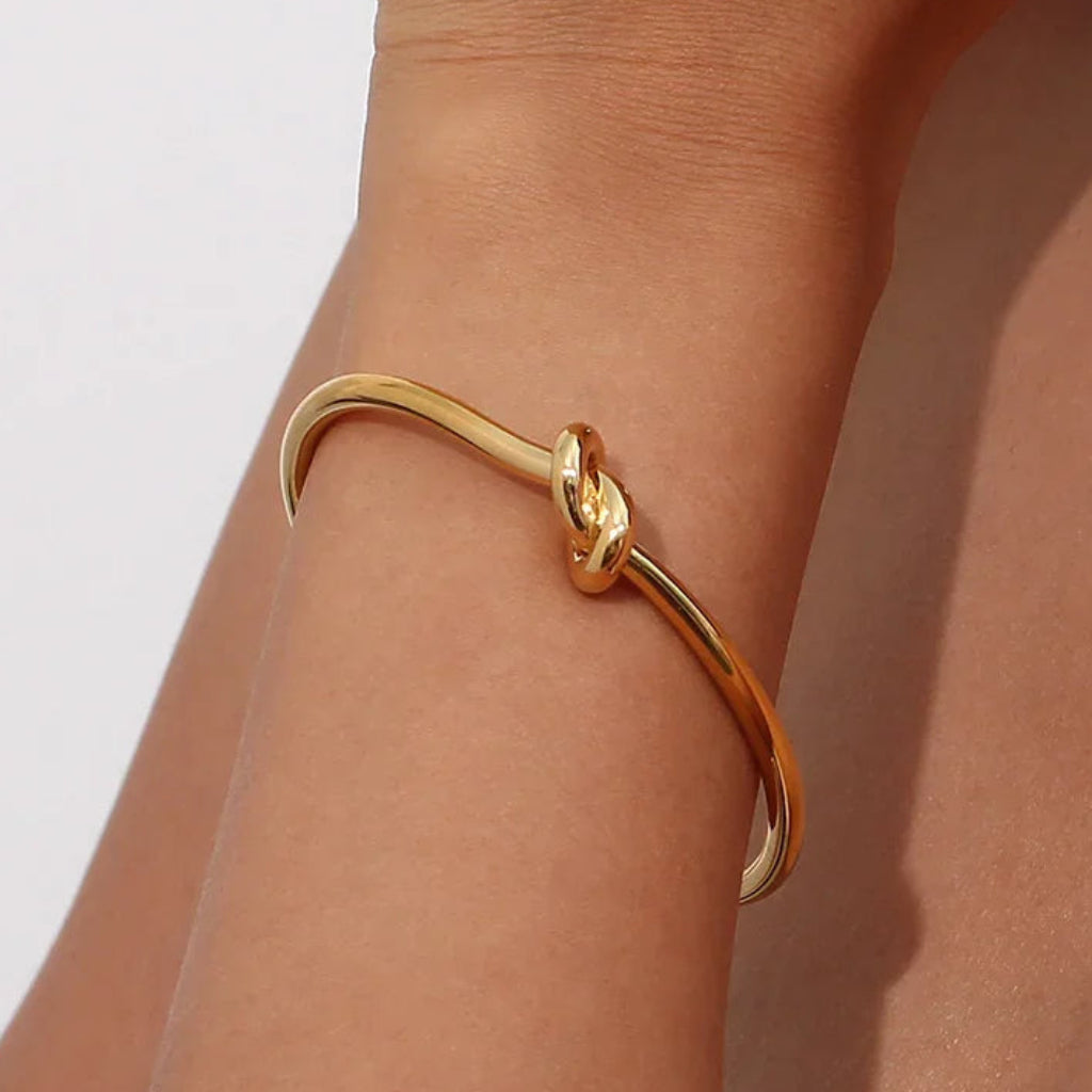 Leah Knot Gold Bangle