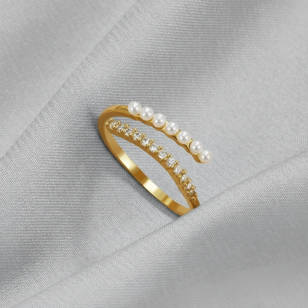 Teresa - Pearl & Crystal Ring