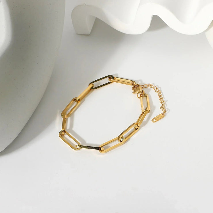Sandra - Gold Paperclip Chain Bracelet