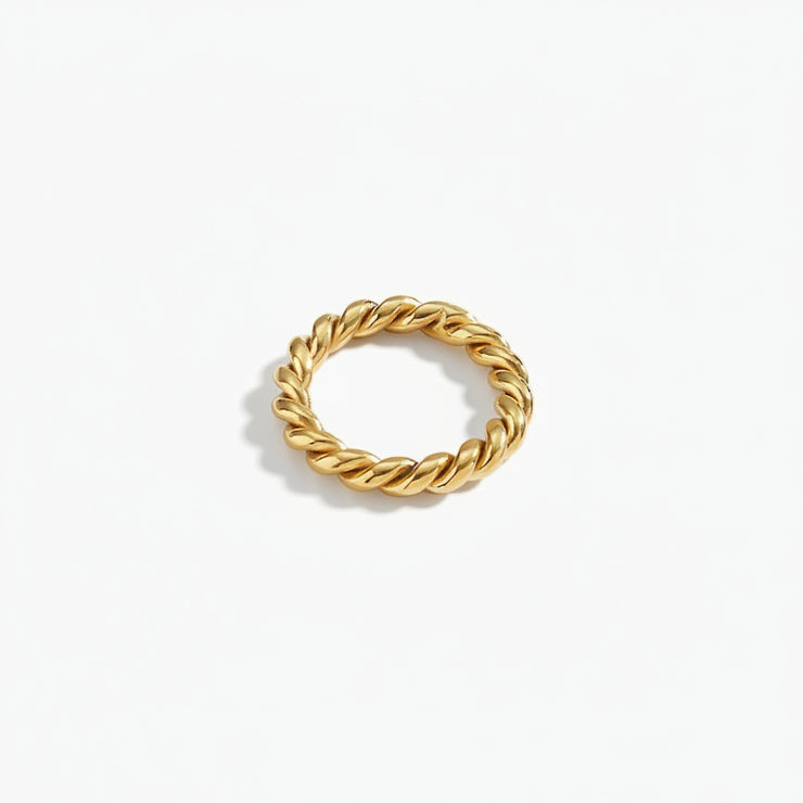 Kelly - Classic Twisted Ring