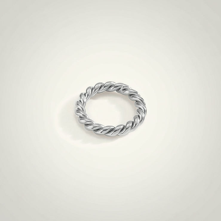 Kelly - Classic Twisted Ring