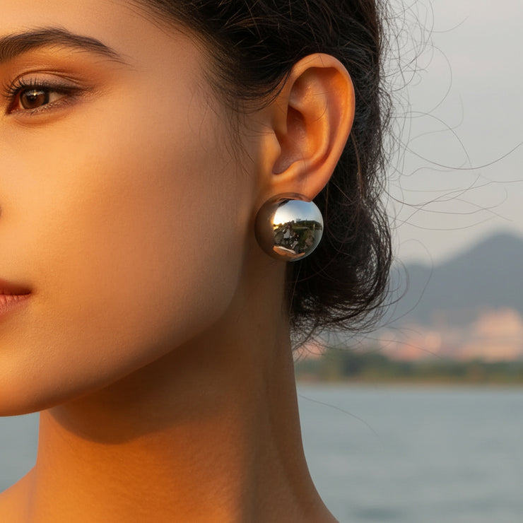 Orla - Round Stud Earrings