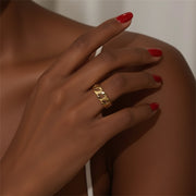 Priscilla - Loop Ring