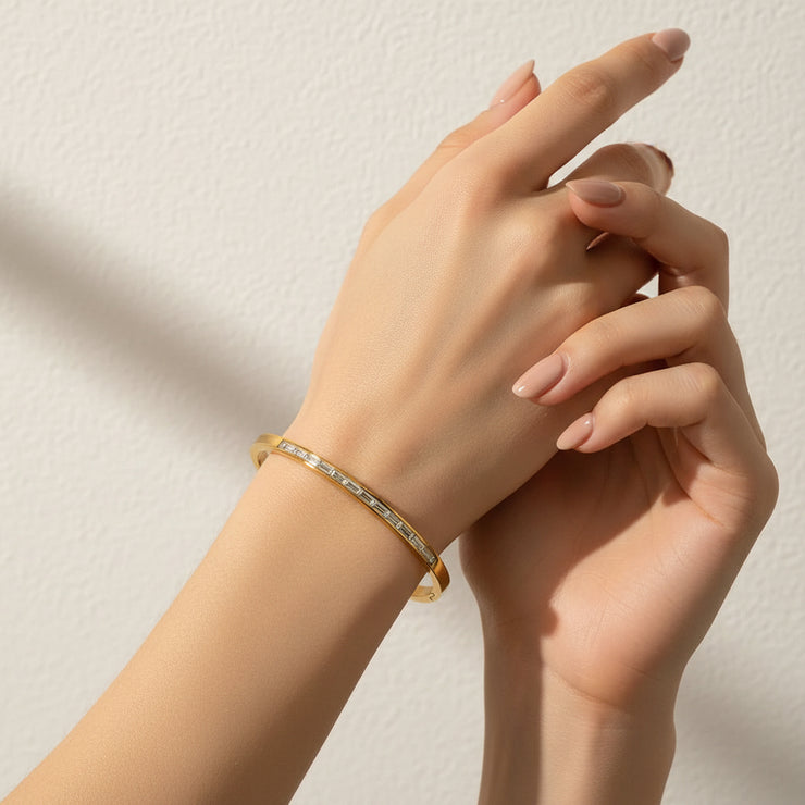 Orla - Gold Diamond Bangle