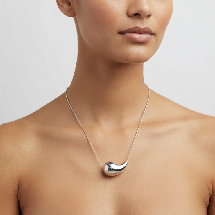 Malia - Sleek Bean Necklace