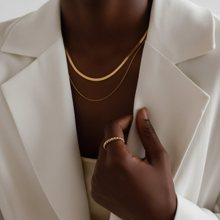 Kelly - Classic Twisted Ring