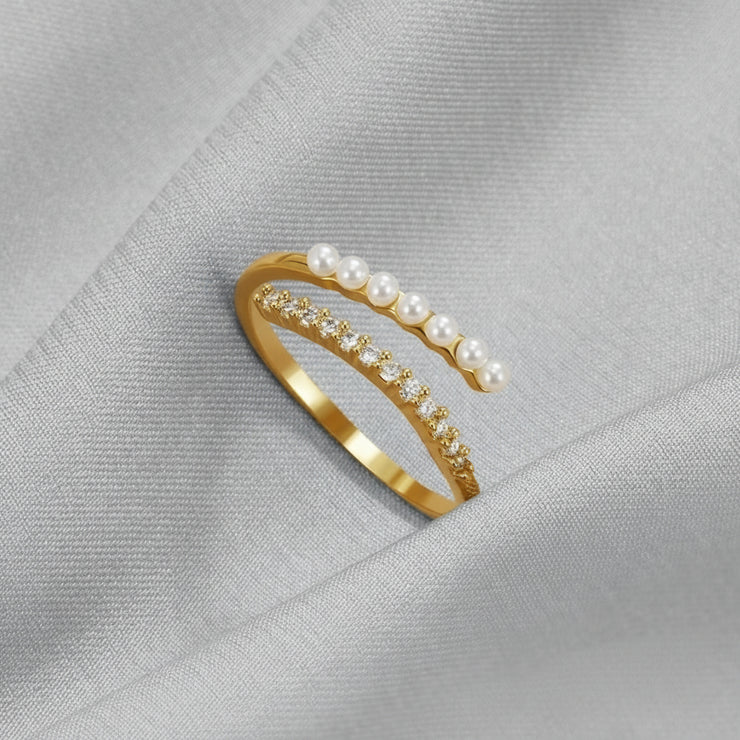 Teresa - Pearl & Crystal Ring